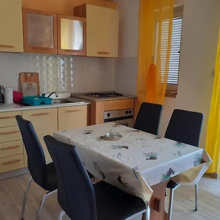 Apartment 696-6 For 2+2 Pers. In