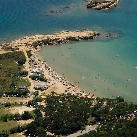 696-6 For 2+2 Pers. In * Lopar