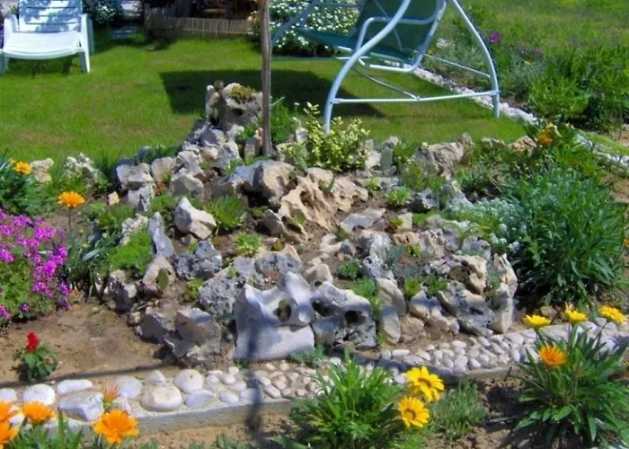 696-6 For 2+2 Pers. In * Lopar